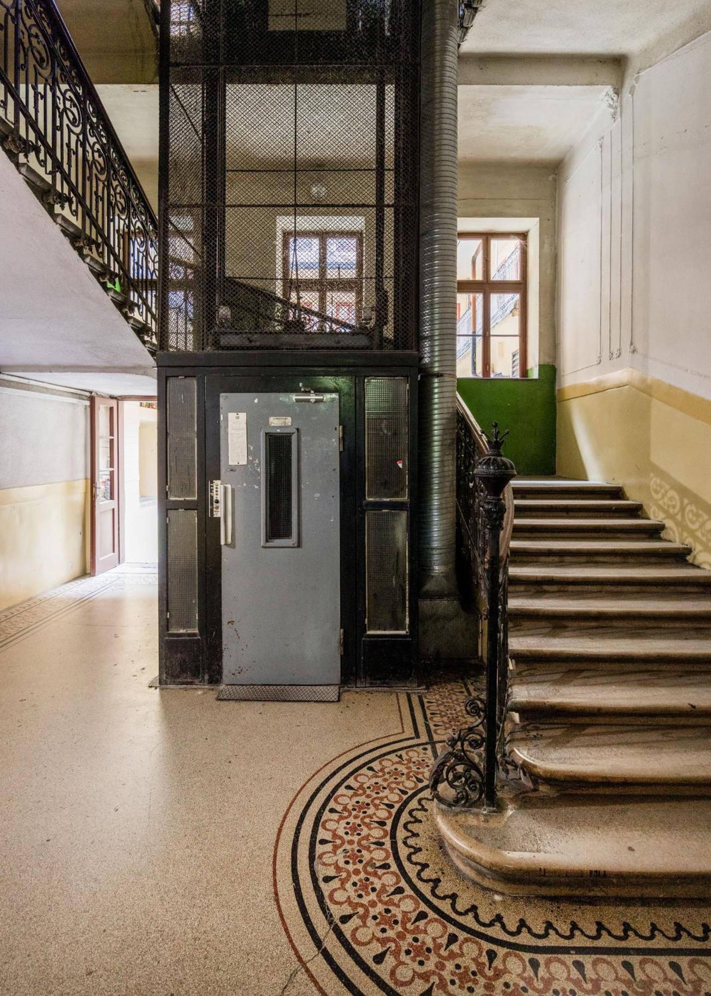 Central Budapest Oasis - Modern Charm, Timeless Comfort Exteriér fotografie